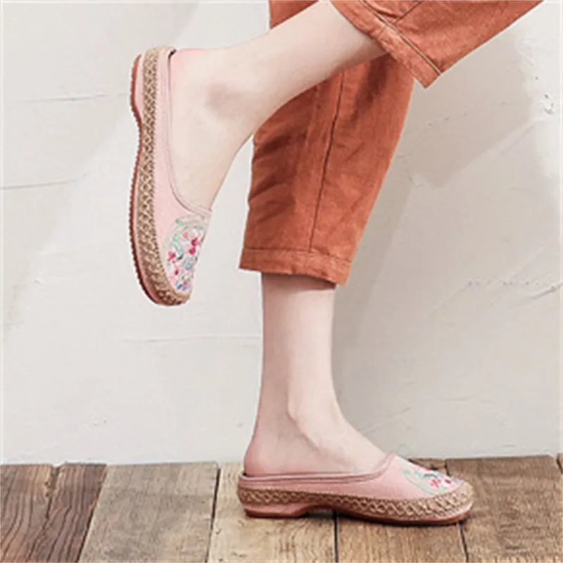 Casual Flat Heel Floral Embroidered Slippers