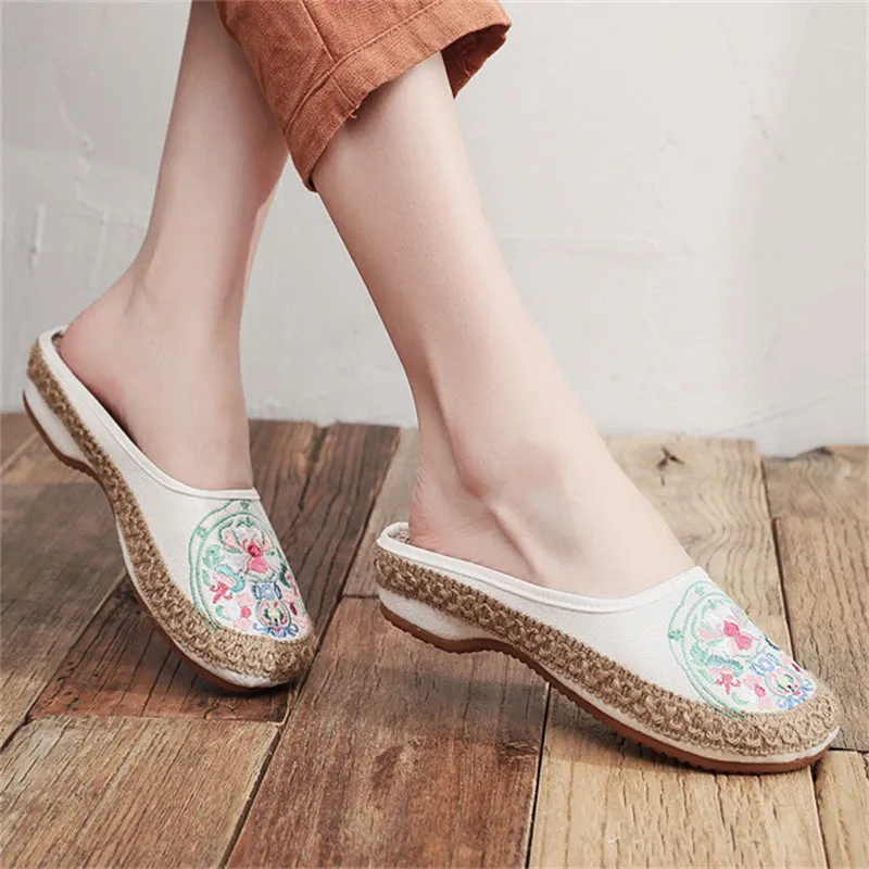 Casual Flat Heel Floral Embroidered Slippers