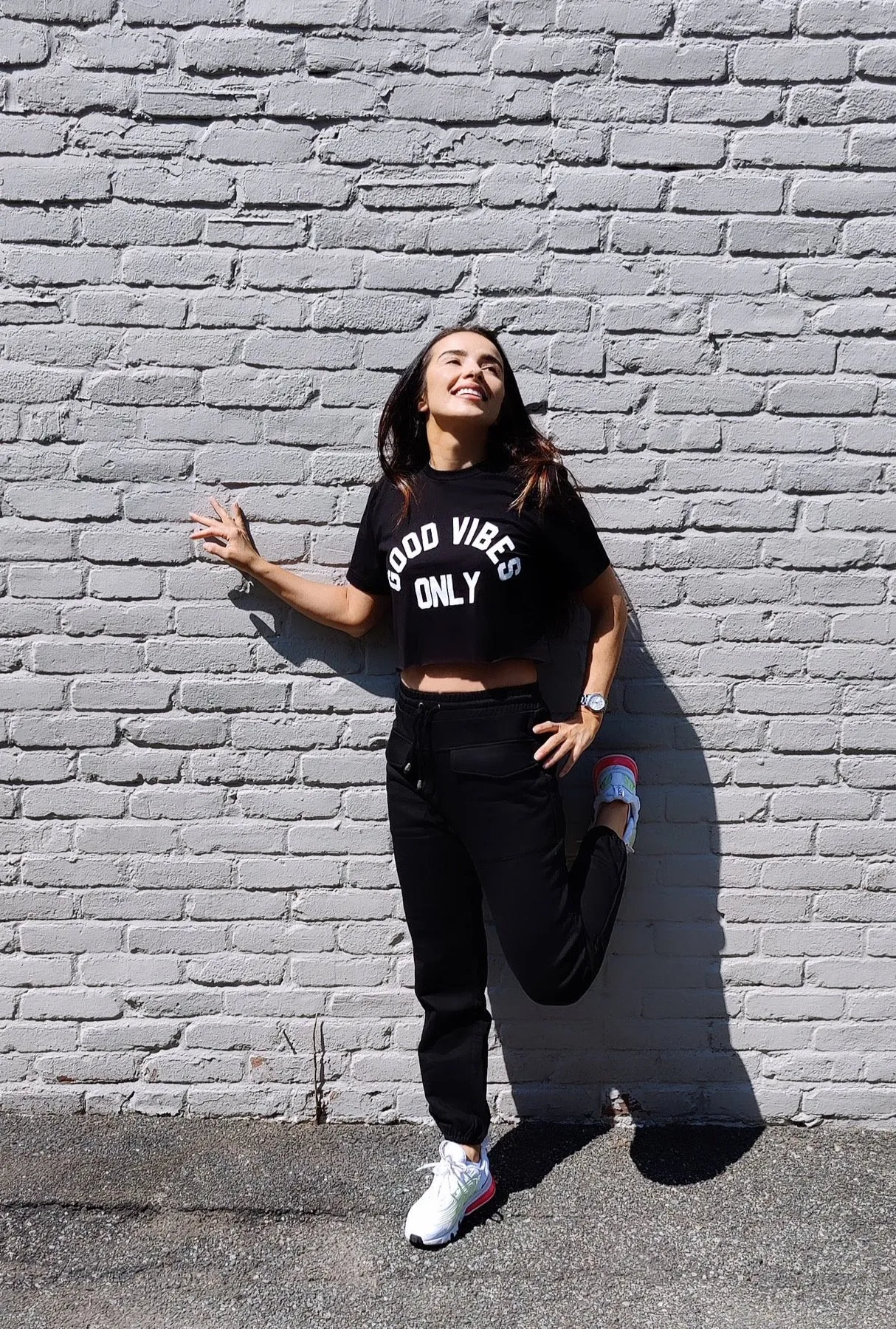 GOOD VIBES ONLY CROP TEE (BLACK)