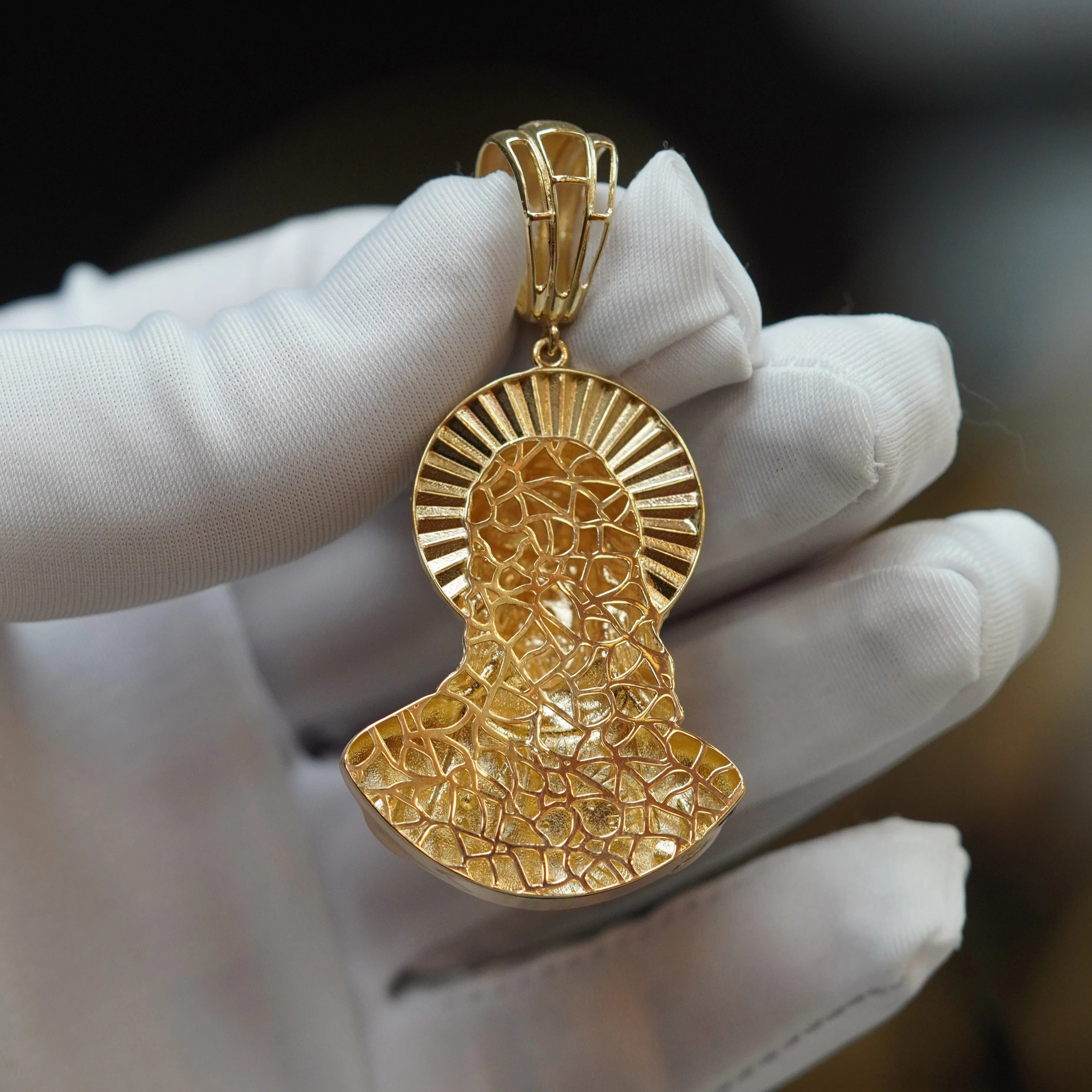 Jesus Halo Pendant in 14Kt