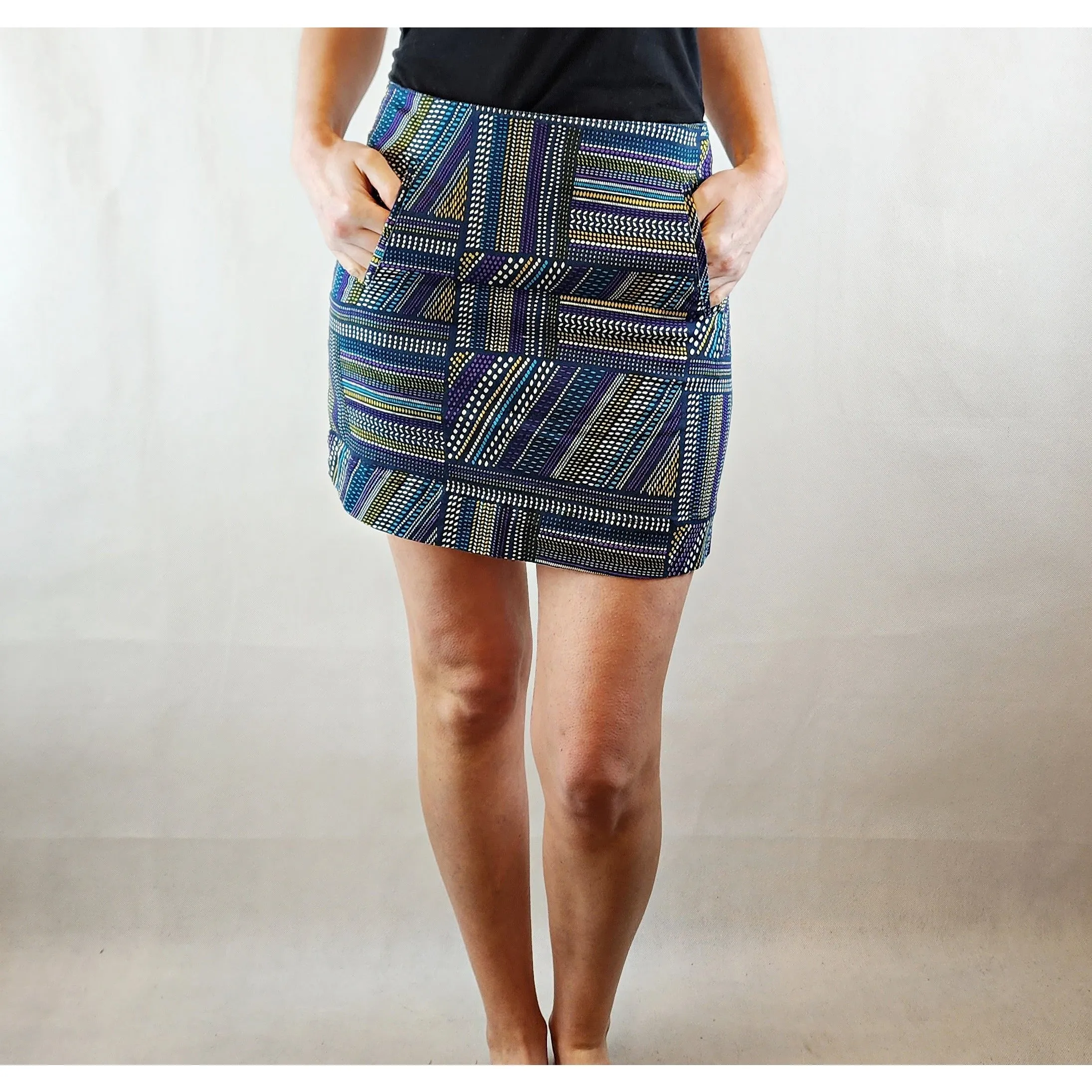 Leonard St colourful mini skirt with front pockets size 6