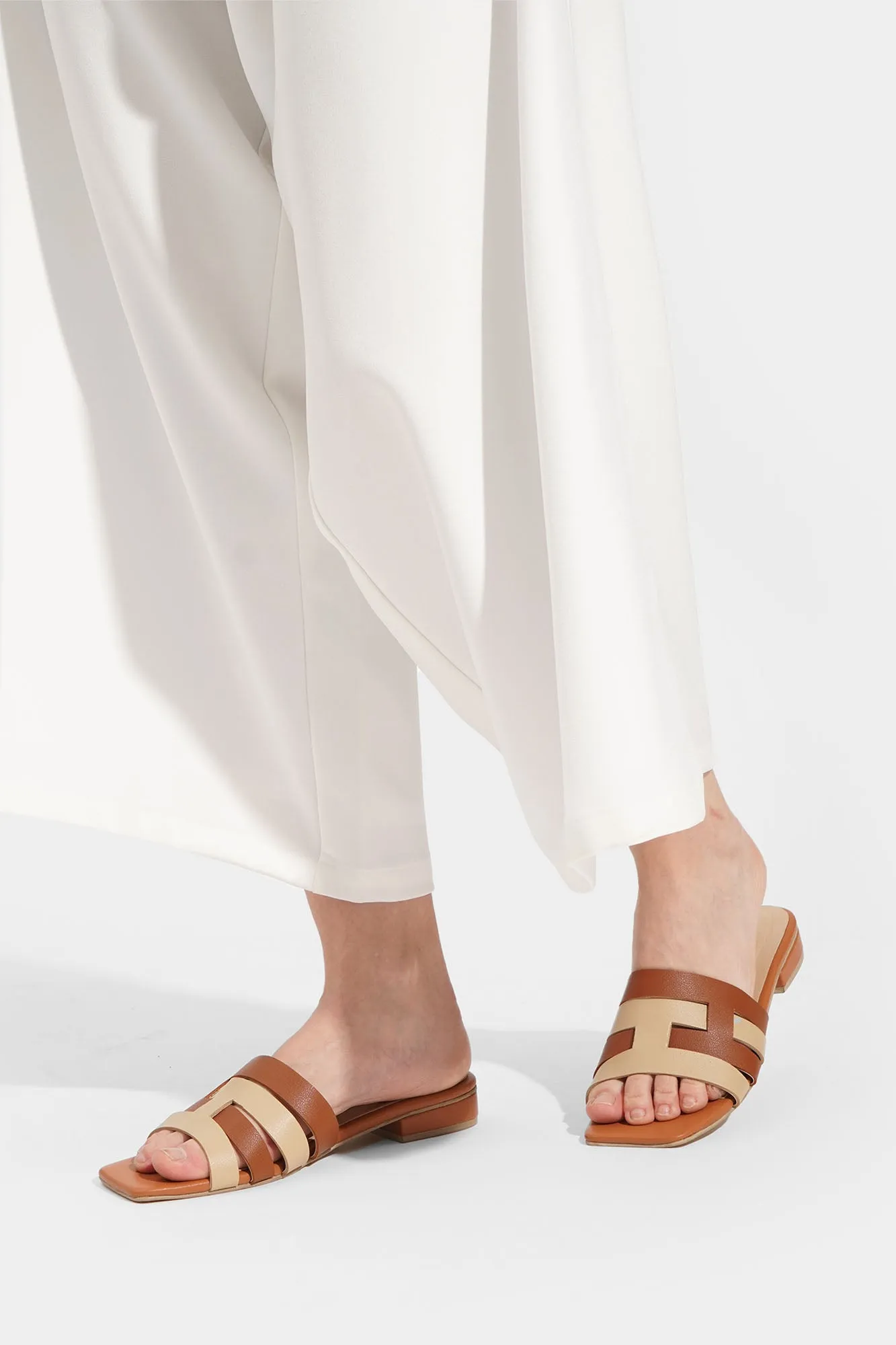 Square Toe Duo Tone Sandals