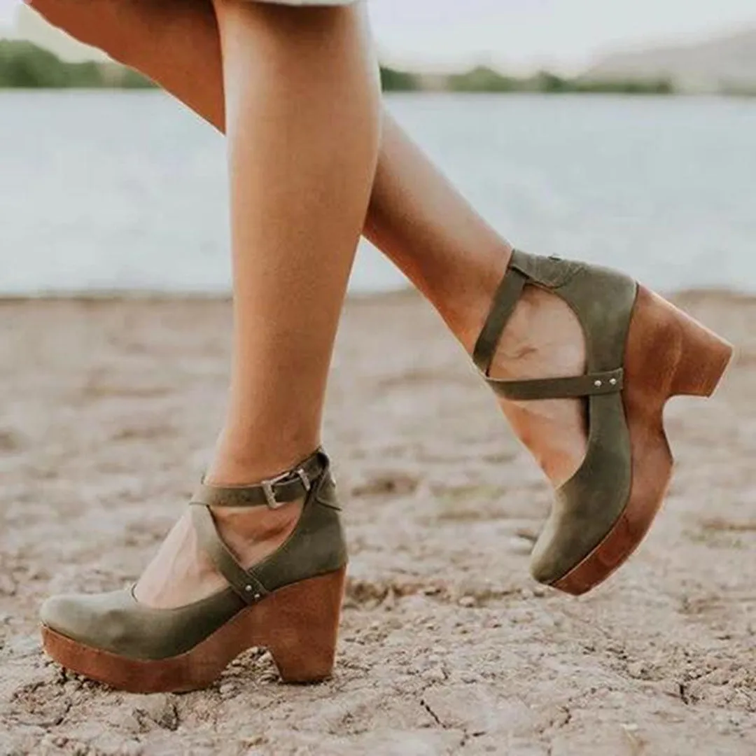 Timeless Closed-Toe Wedge Heel Shoes