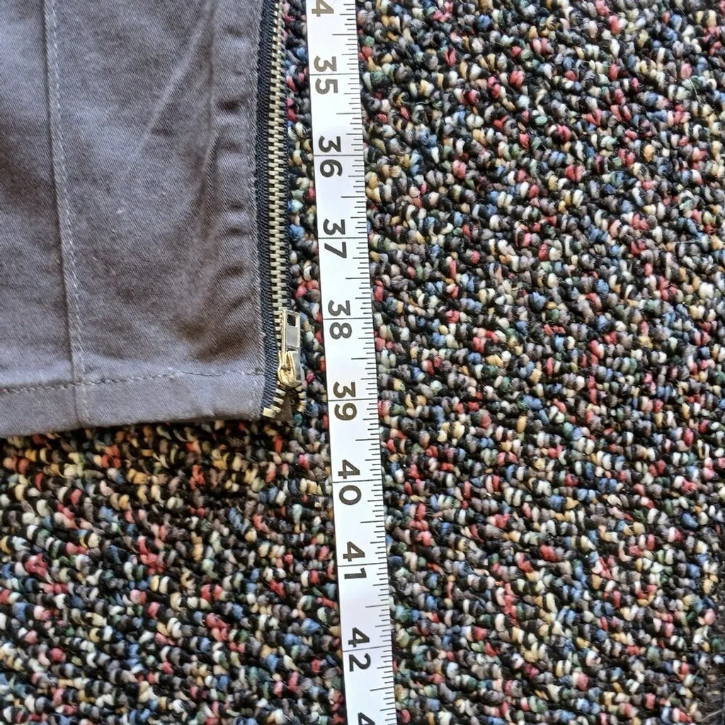 UGC Forever 21 Charcoal Grey Skinny Slacks with ankle zippers size lg