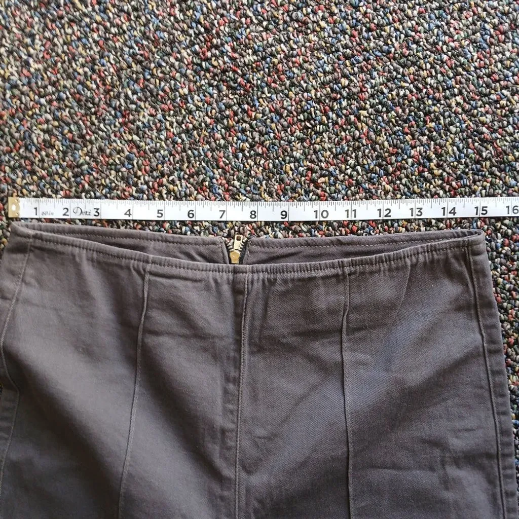 UGC Forever 21 Charcoal Grey Skinny Slacks with ankle zippers size lg