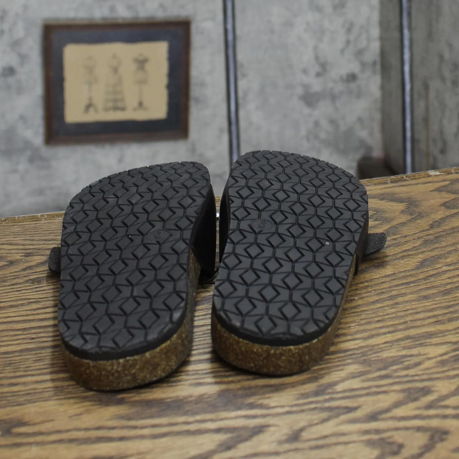 Universal Thread Womens Cameron Single Band Footbed Sandals 89998530 Black 6M