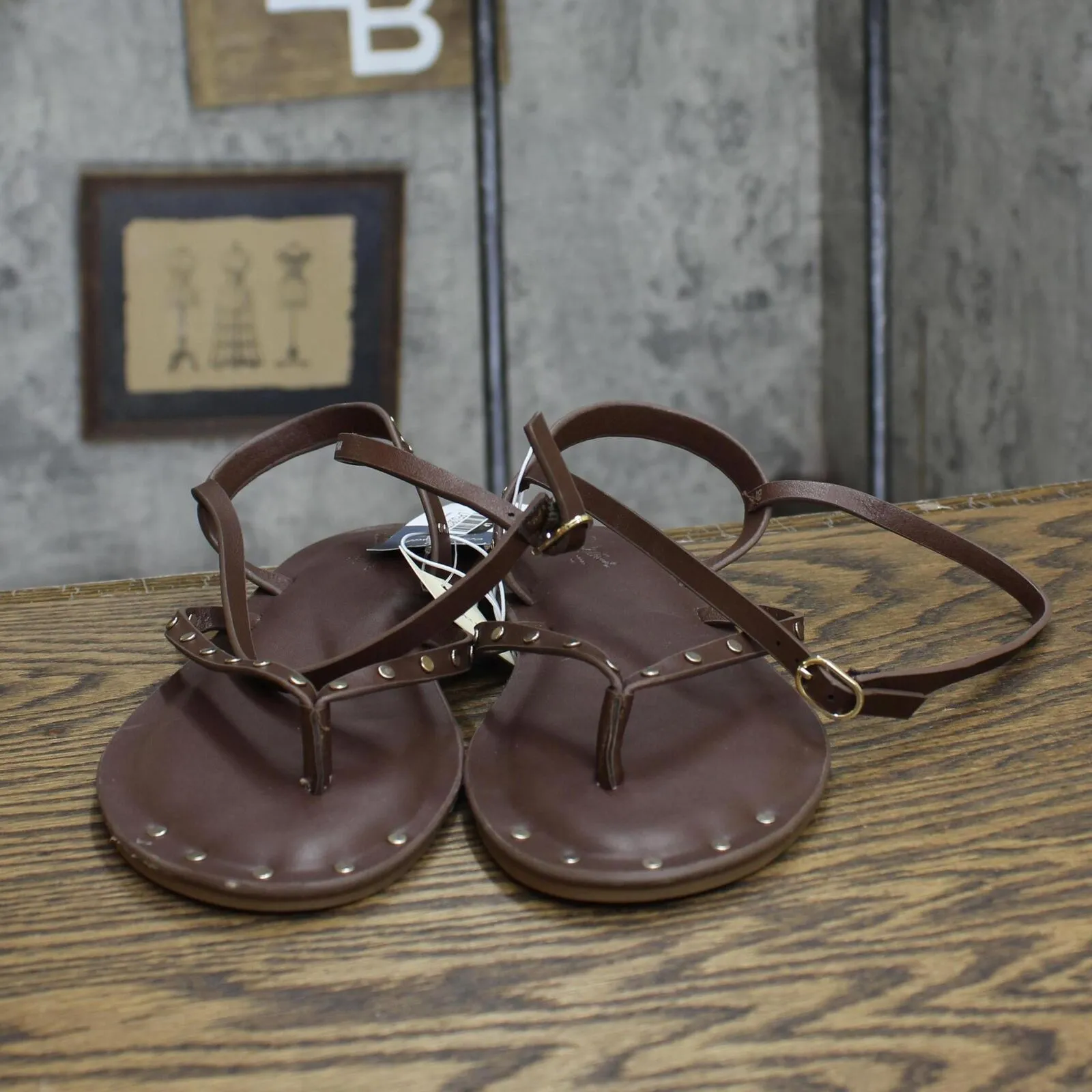 Universal Thread Womens Nikki Studded Thong Sandals 89998544 Brown 6.5M