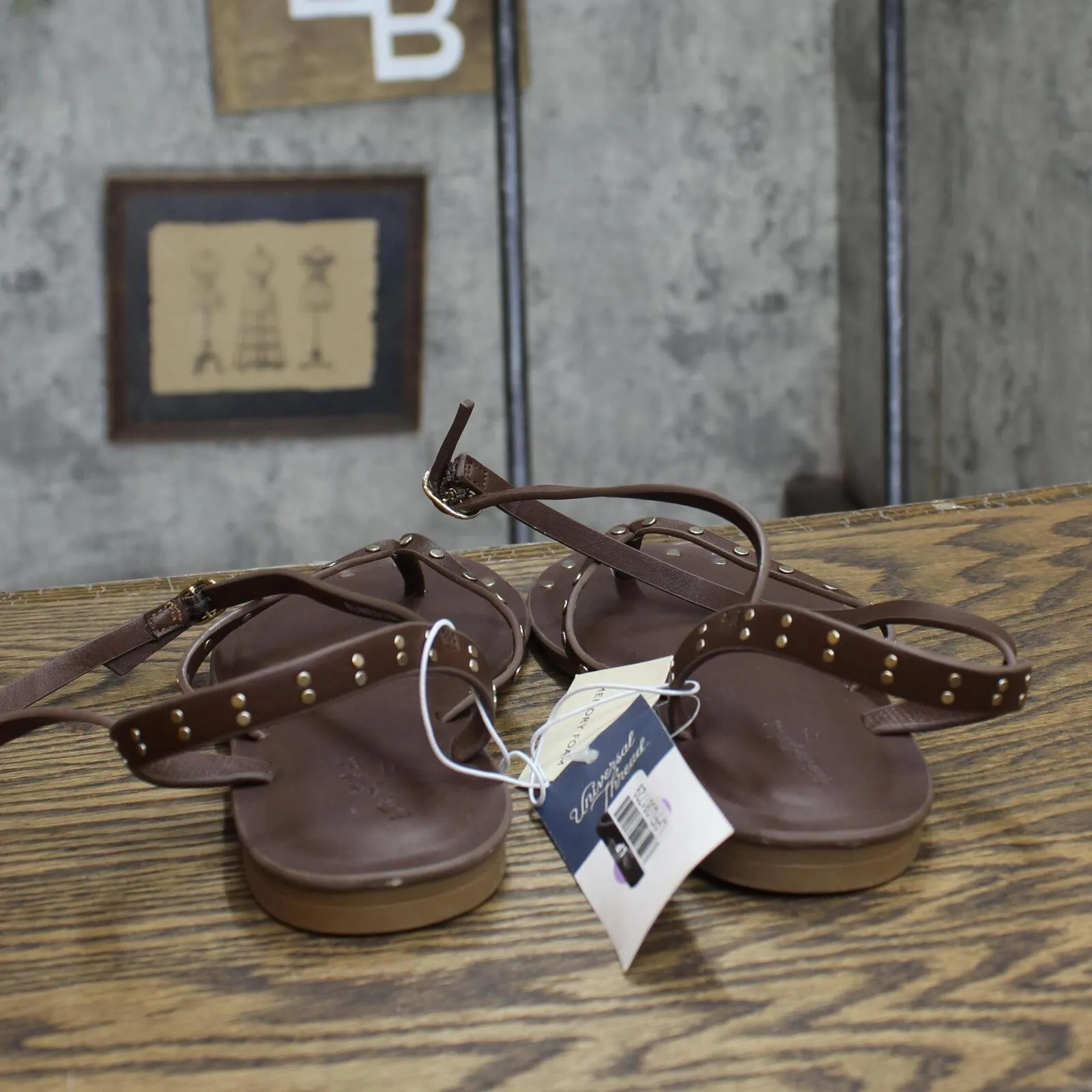Universal Thread Womens Nikki Studded Thong Sandals 89998544 Brown 6.5M