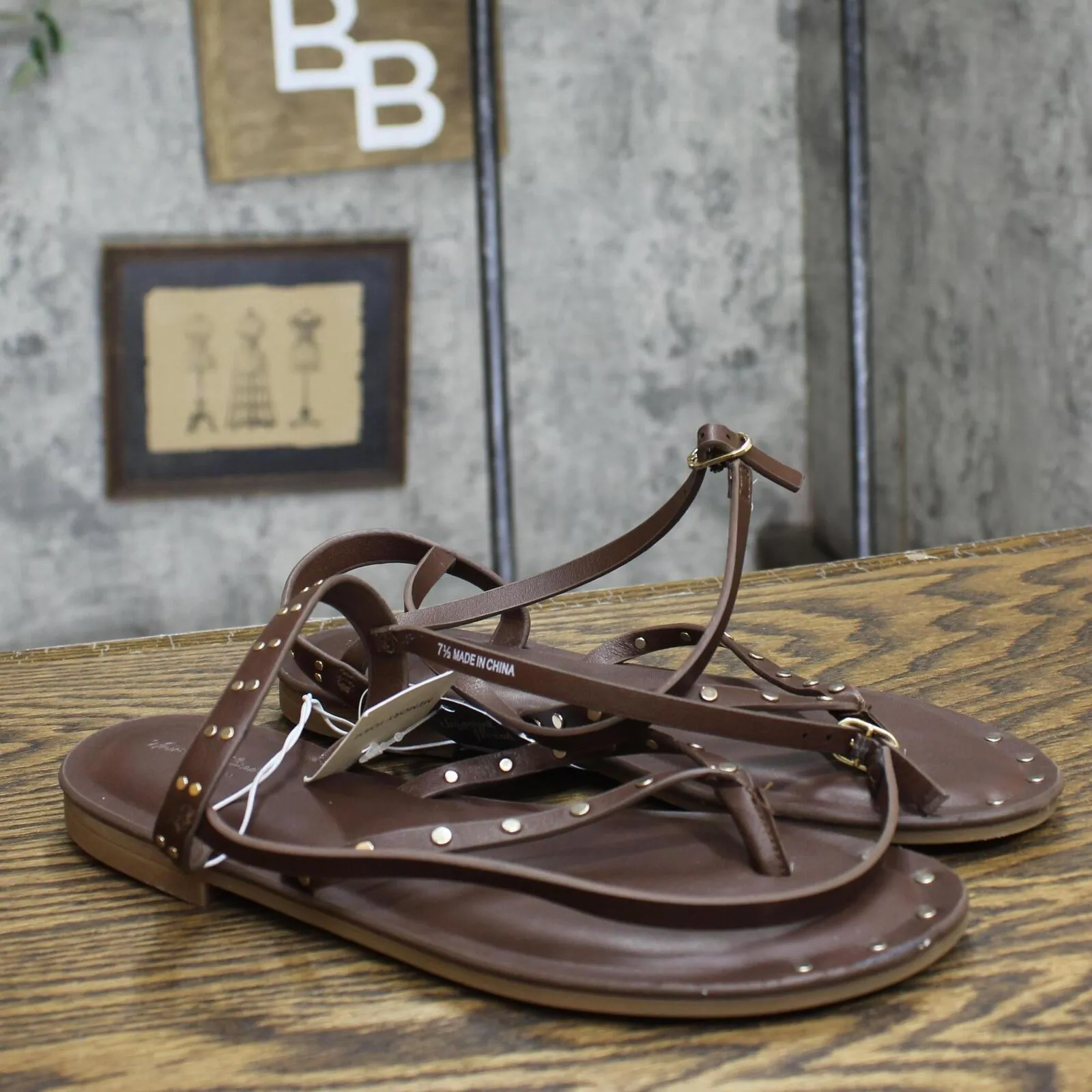 Universal Thread Womens Nikki Studded Thong Sandals 89998544 Brown 7.5M