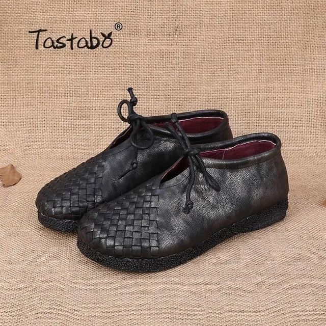 Women Flat Shoes Lace Up Moccasins Mother Soft Genuine Leather Ladies Shoes